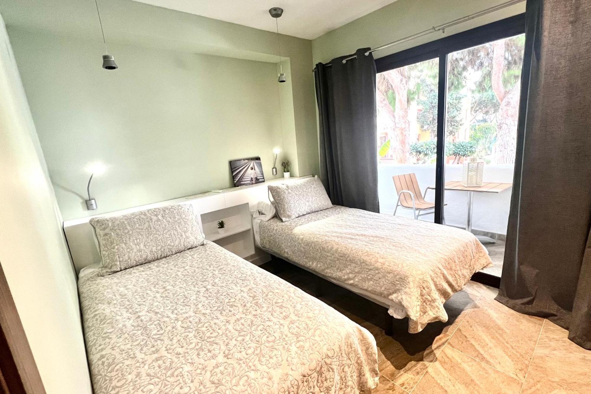 Mijas Costa - Beachside Apartment-B Sitio de Calahonda 外观 照片